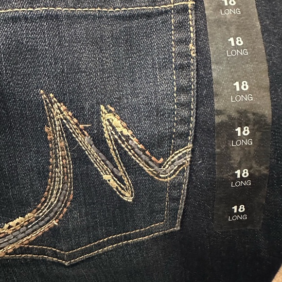 Maurices Blue Jeans with Indigo Wash - Picture 2 of 4
